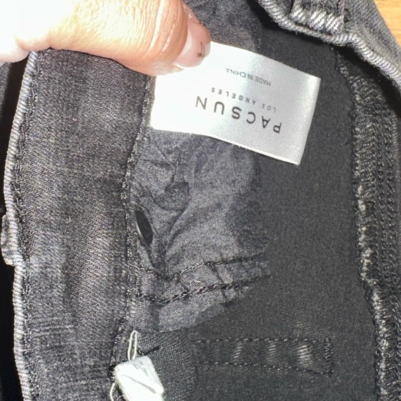 Black Distressed Women's Jeans - Picture 5 of 9